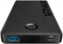پاوربانک انکر A1334 در دست برای مقایسه ابعاد و اندازه واقعی
