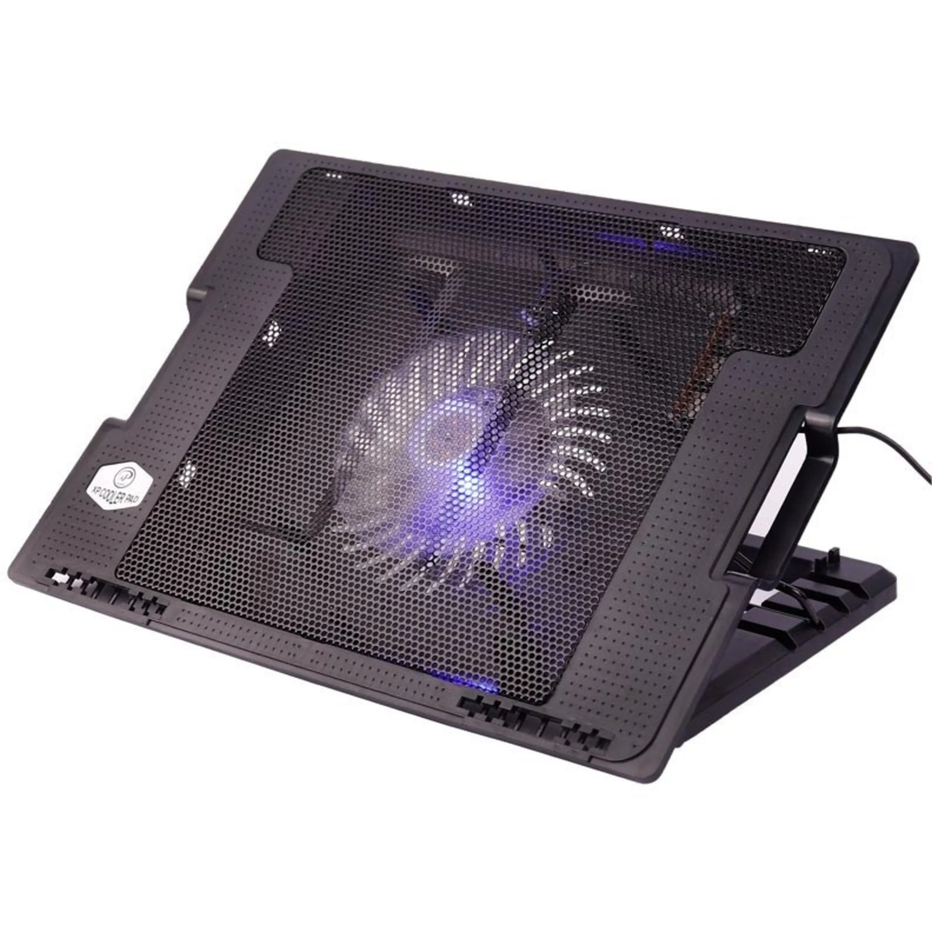 کول پد XP F97 با نور RGB در نمای جلو