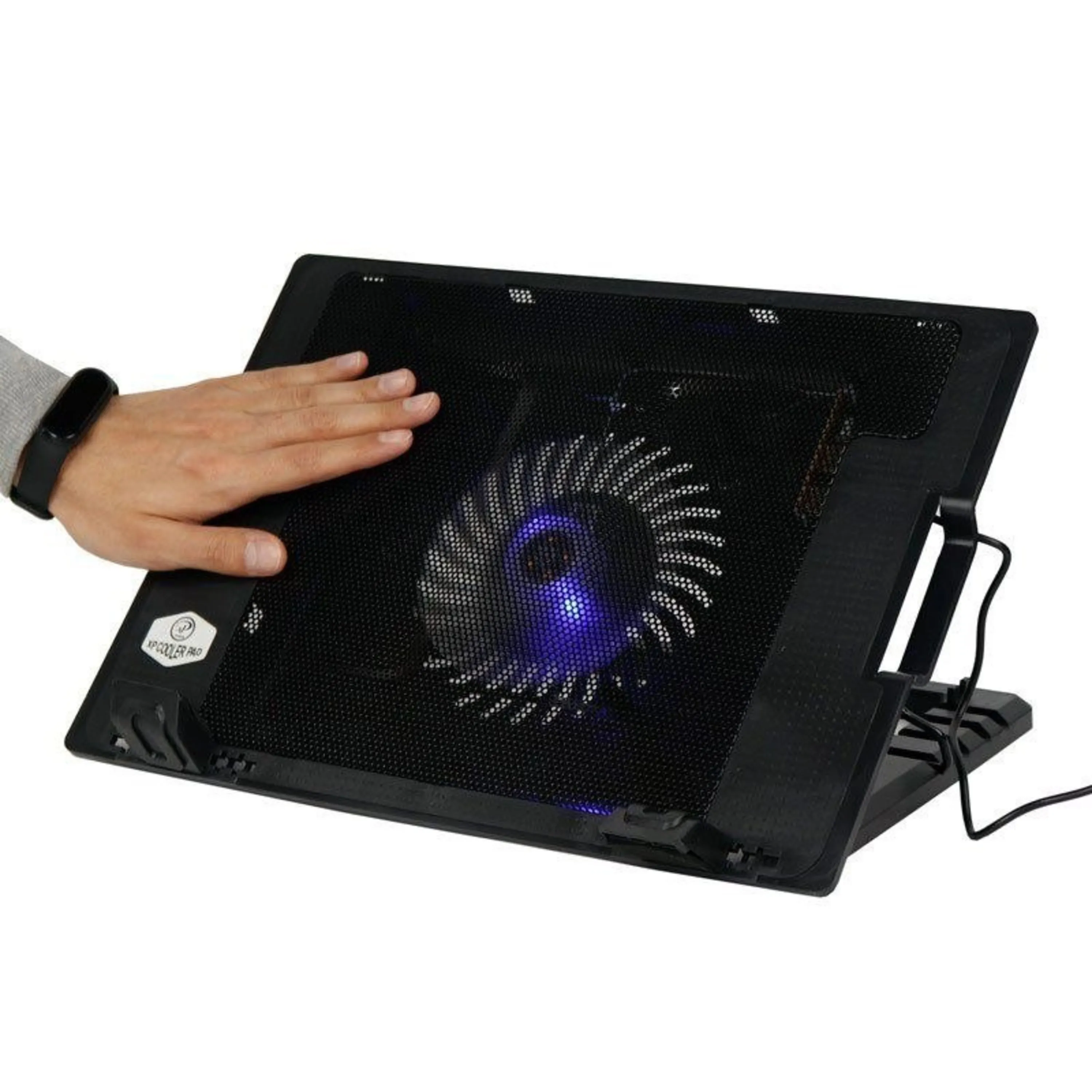 کول پد لپ تاپ XP F97P با طراحی نورپردازی RGB