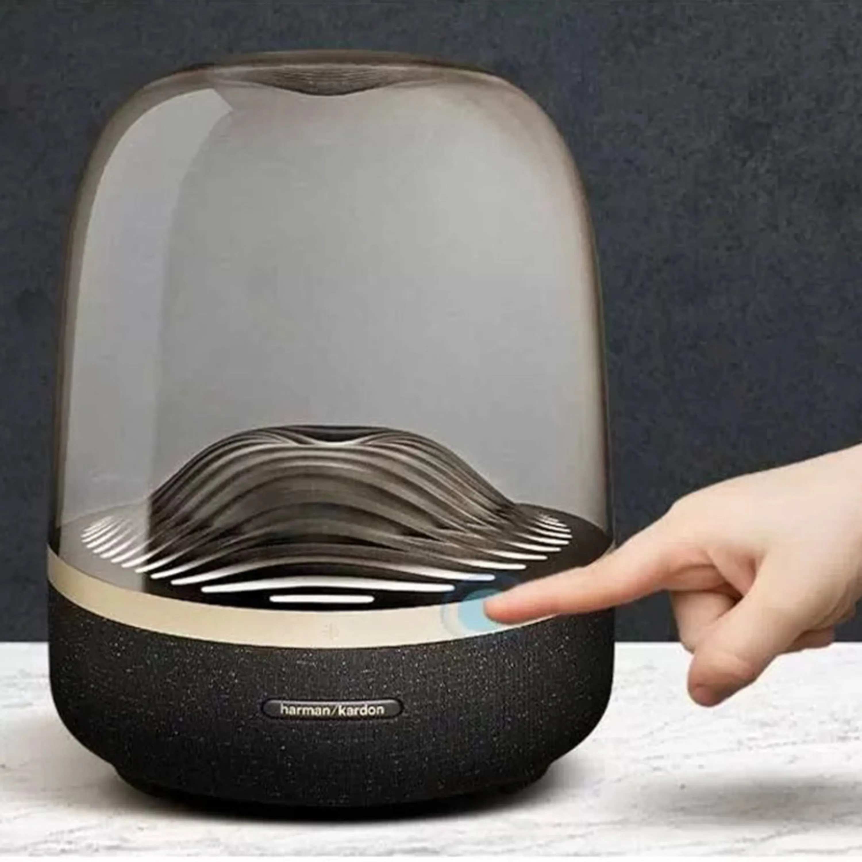 نمای بالا اسپیکر Aura Studio 3 هارمن کاردن